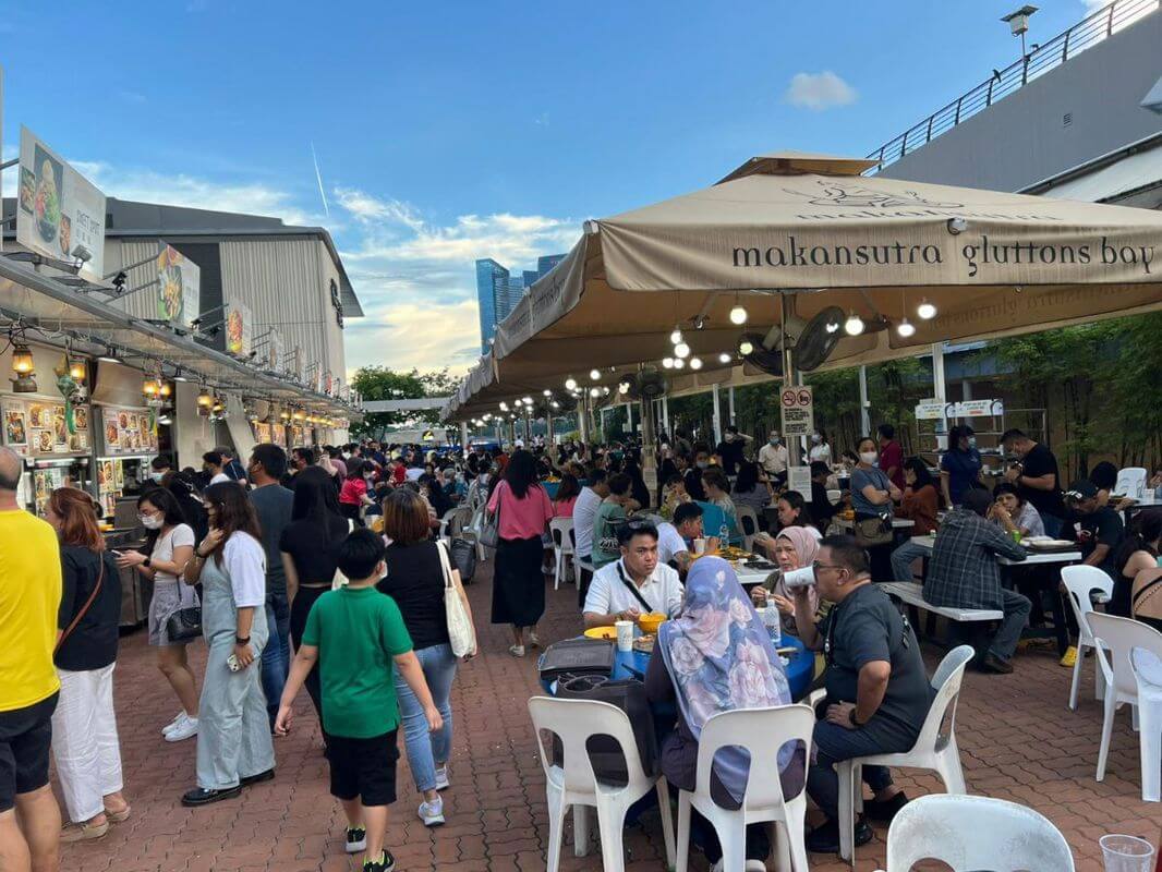 Food Stall Available for Rent at Makansutra Gluttons Bay (8 Raffles Avenue #01-15, S039802, next to Esplanade Mall along Marina Bay) 