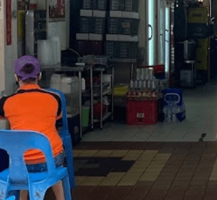 HDB neighborhood center coffee shop stall for rent. At bedok nth, many shops, offices, Factories around;  For Western food/Korea/Japanese/Thai Food/Fish ball noodle/Veg Food /Claypot Rice etc etc..... High footfall, Surrounded By shops, offices, fact