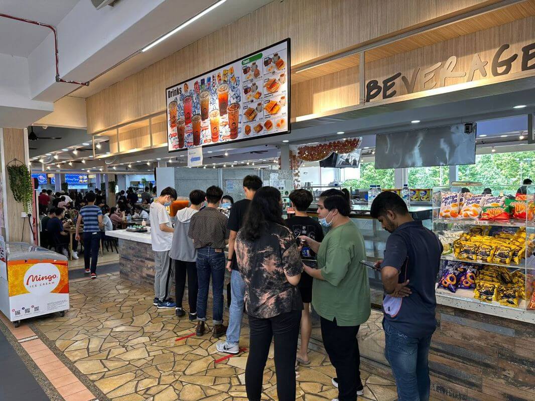 Singapore Poly Food Court 3 stall available for lease Super crowded low rent