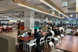 Chua Chu Kang Crowded huge Aircon Food court all public access 