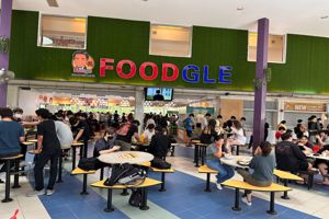 Singapore Poly Food Court 3 stall available for lease Super crowded low rent